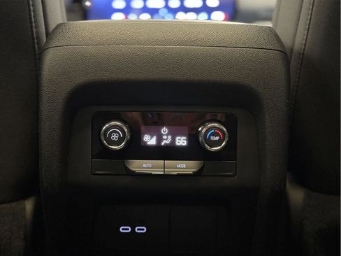 Used 2025 Chevrolet Traverse LT w/ Sun and Wheel Package AWD/4WD image 33