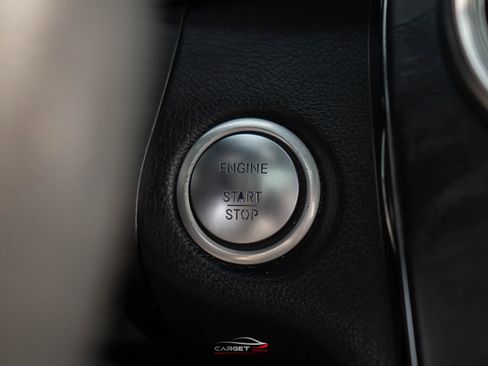 Used 2017 Mercedes-Benz GLC 300 4MATIC image 32