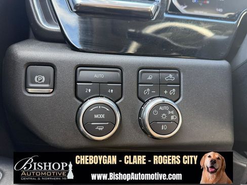 Used 2025 GMC Sierra 1500 SLT image 30