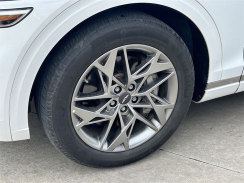 Used 2025 Genesis GV70 2.5T image 9