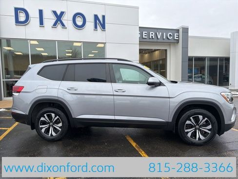 Used 2024 Volkswagen Atlas SE image 8