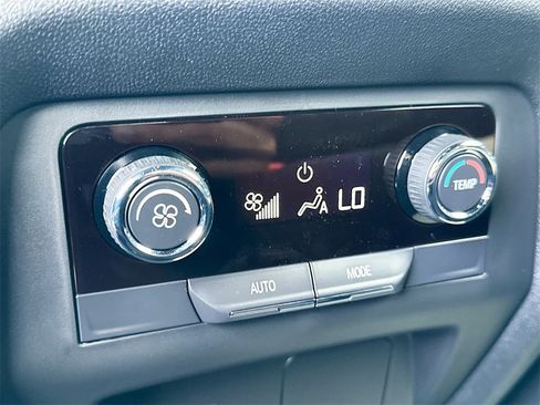 New 2026 Chevrolet Traverse LT image 18