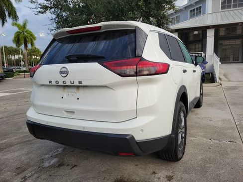 Used 2025 Nissan Rogue S FWD image 4