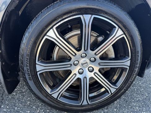 Used 2019 Volvo XC60 T6 Inscription w/ Protection Package image 18