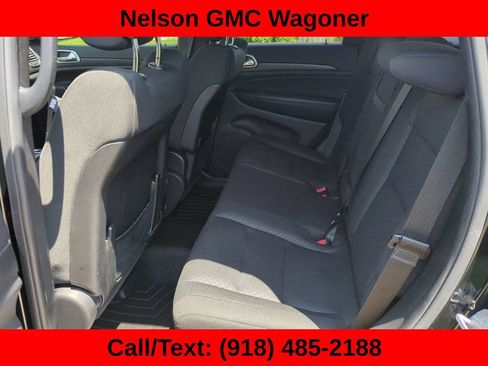 Used 2018 Jeep Grand Cherokee Laredo AWD/4WD image 15