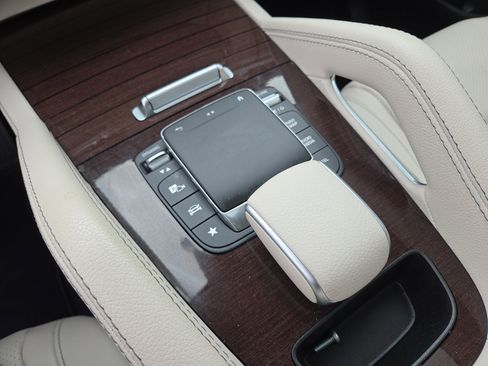 Used 2022 Mercedes-Benz GLE 350 4MATIC image 25