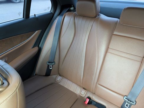 Used 2020 Mercedes-Benz E 350 Sedan image 12