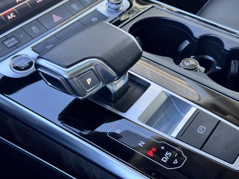 Certified 2022 Audi Q8 Premium w/ Convenience Package AWD/4WD image 21