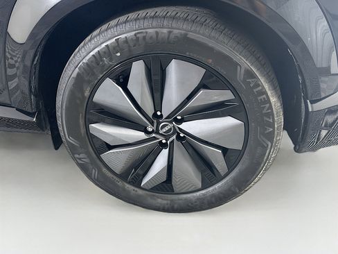 Used 2024 Nissan Ariya FWD image 11