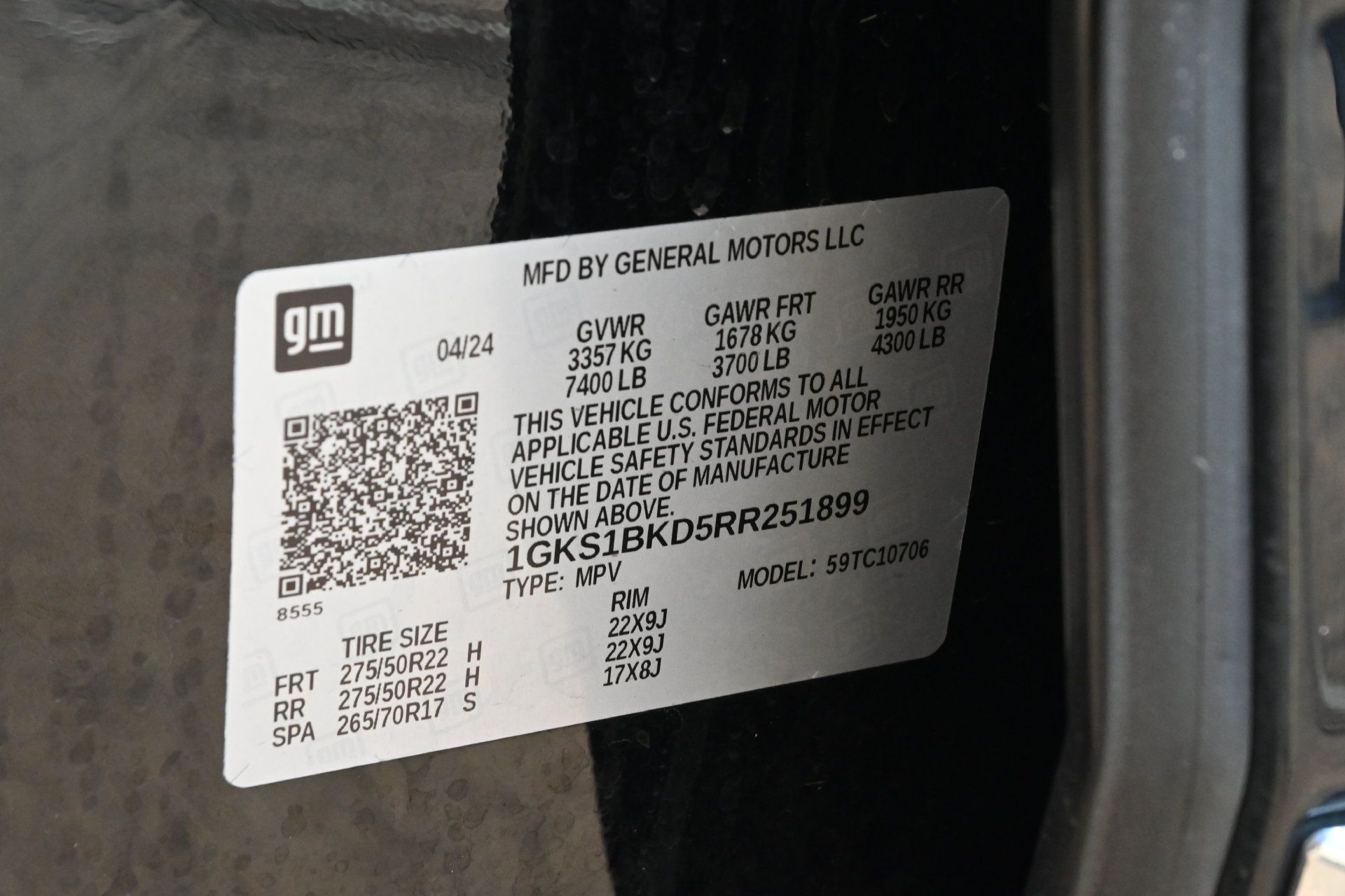 Used 2024 GMC Yukon SLT w/ SLT Luxury Package RWD image 30