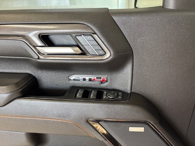 Used 2022 GMC Sierra 1500 AT4 w/ AT4 Premium Package AWD/4WD image 18