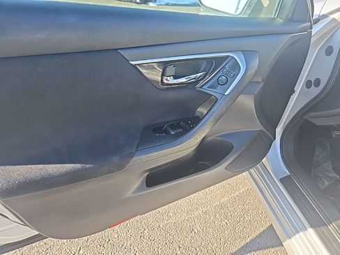 Used 2014 Nissan Altima 2.5 SV image 9