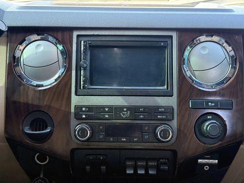 Used 2011 Ford F250 Lariat w/ Lariat Interior Pkg image 26