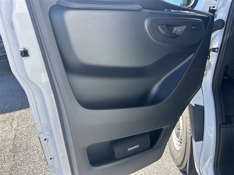 Used 2026 Mercedes-Benz Sprinter 2500 w/ Dashboard Charging Package image 18