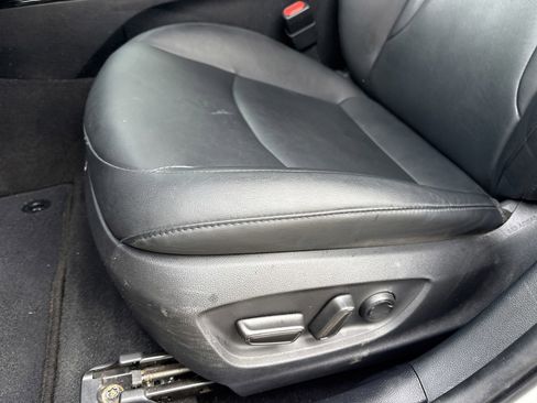 Used 2021 Toyota Prius 20th Anniversary Edition image 12