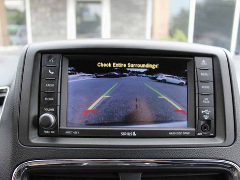 Used 2016 Dodge Grand Caravan SXT FWD image 19