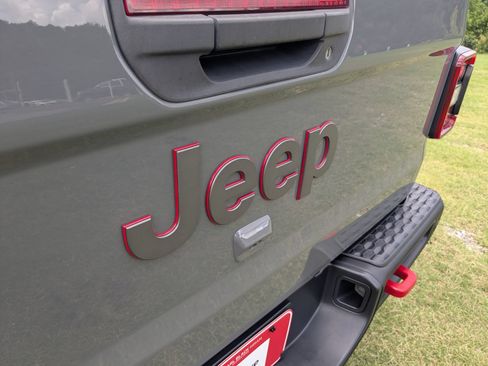 Used 2020 Jeep Gladiator Rubicon AWD/4WD image 29