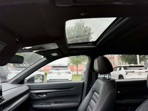 Used 2025 Honda CR-V Sport image 4