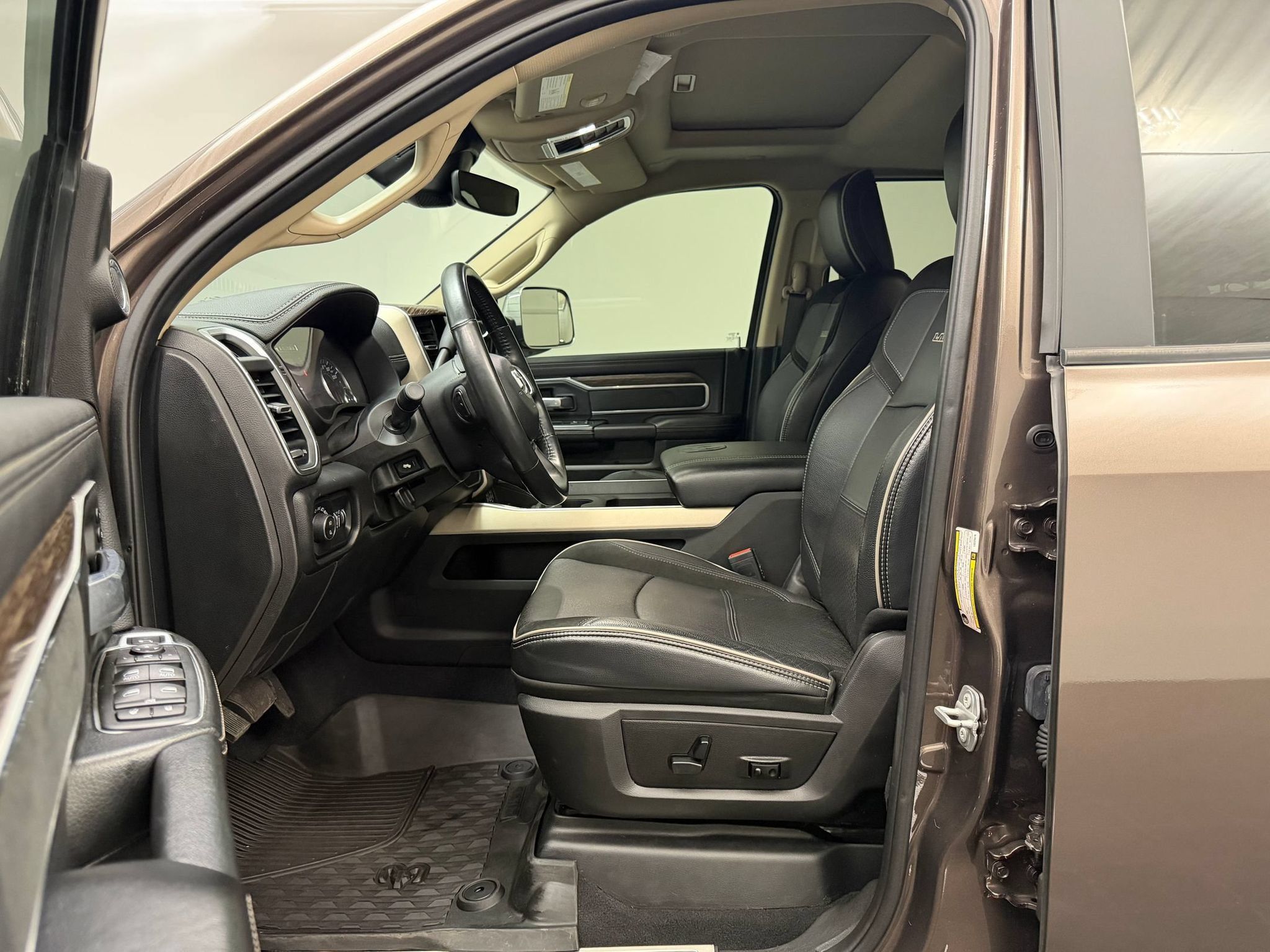 Used 2020 RAM 2500 Laramie AWD/4WD image 5