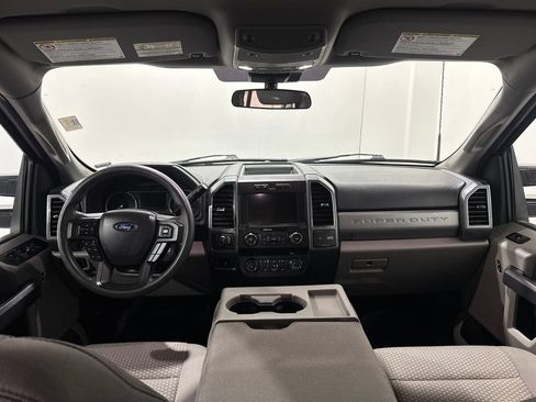 Used 2022 Ford F250 XLT AWD/4WD image 3