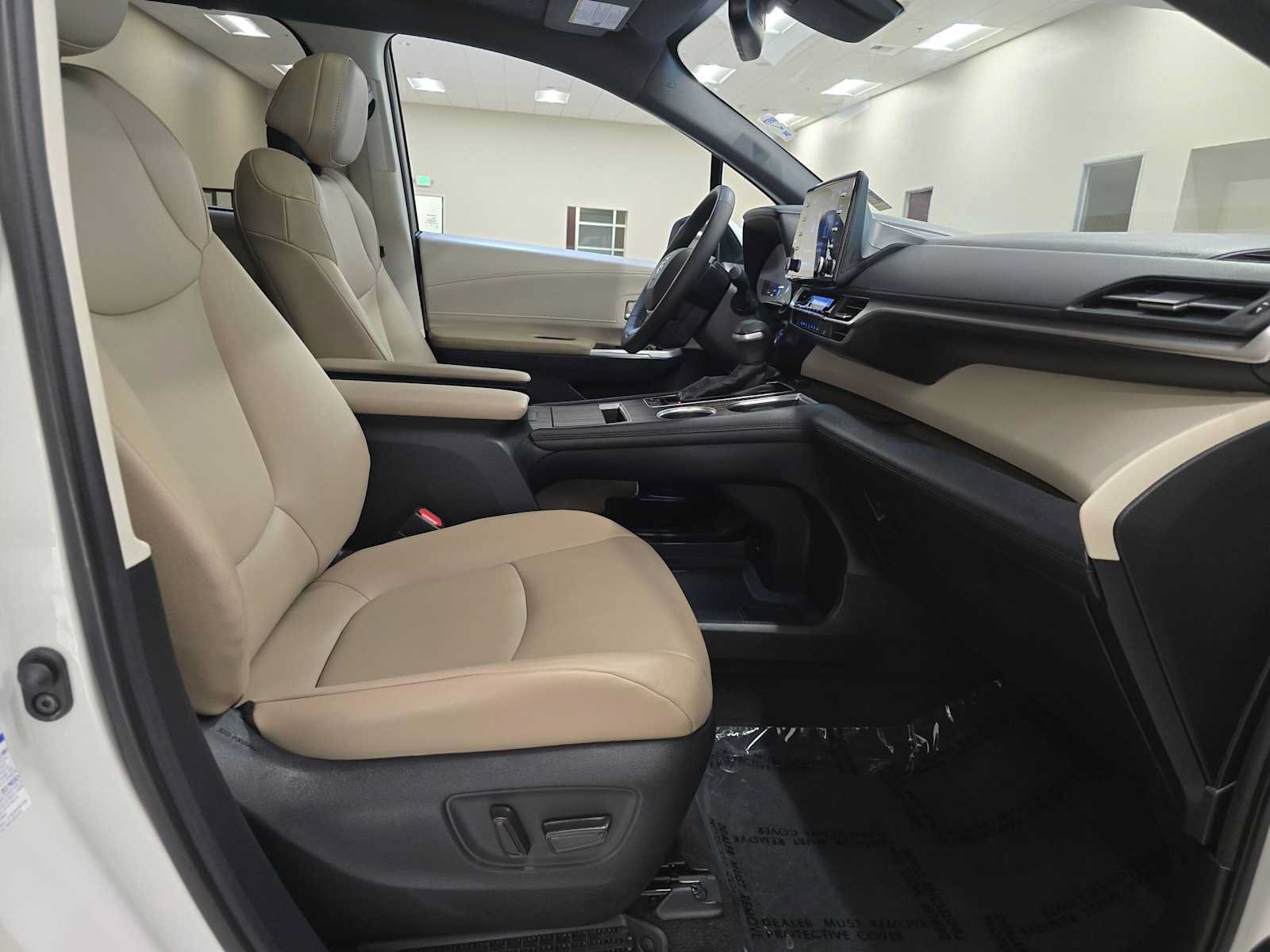 Certified 2021 Toyota Sienna XLE AWD/4WD image 26