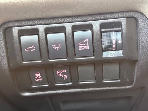 Used 2022 Subaru Ascent Touring AWD/4WD image 33