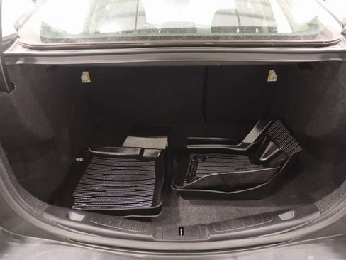 Used 2019 Ford Fusion SE FWD image 20