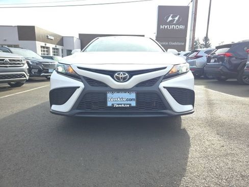 Used 2021 Toyota Camry SE w/ Cold Weather Package image 4