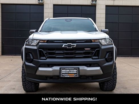 Used 2025 Chevrolet Colorado Trail Boss AWD/4WD image 4