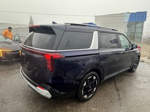 Used 2025 Kia Carnival EX image 5