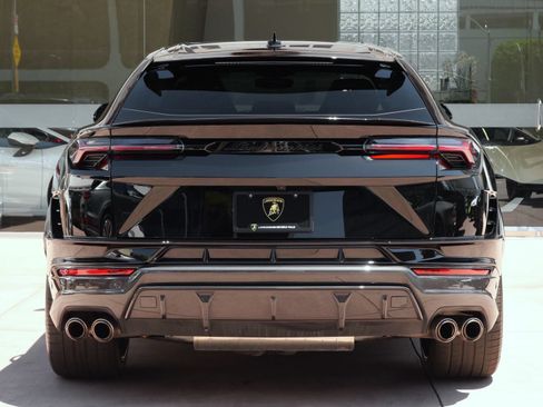 Used 2024 Lamborghini Urus Performante AWD/4WD image 4