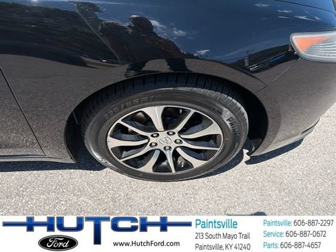 Used 2017 Acura TLX FWD image 19