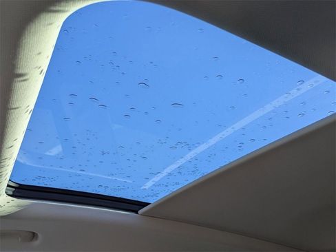 Used 2023 Buick Envision Essence w/ Sport Touring Package image 13