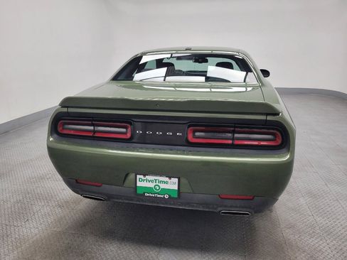 Used 2019 Dodge Challenger SXT image 7