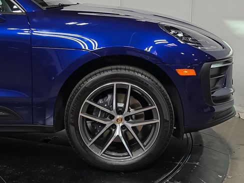 Certified 2024 Porsche Macan w/ Premium Plus Package AWD/4WD image 11