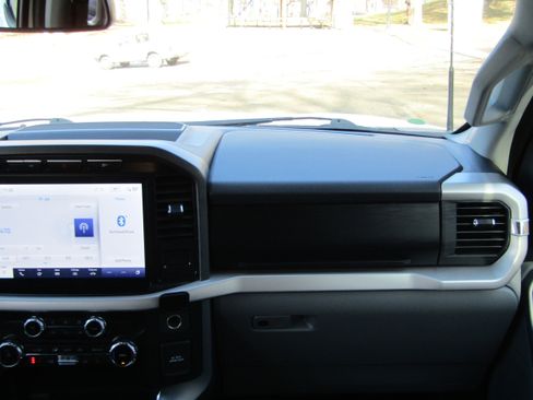 Certified 2022 Ford F150 XLT w/ Equipment Group 302A High image 25