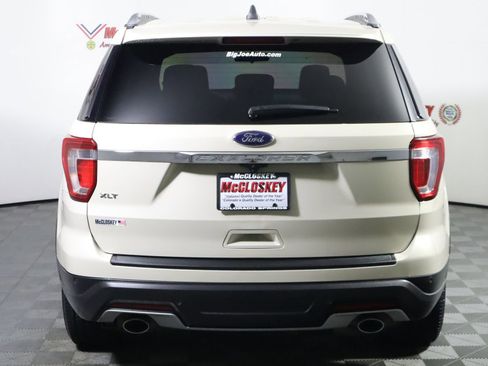 Used 2018 Ford Explorer XLT FWD image 6
