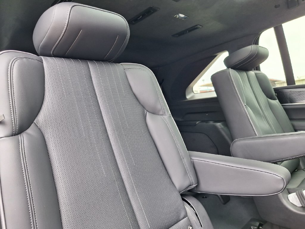 New 2026 Cadillac Escalade IQ Sport 2 w/ LPO, ONYX Package AWD/4WD image 31
