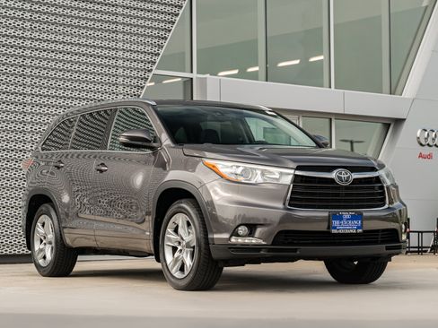 Used 2015 Toyota Highlander Limited Platinum AWD/4WD image 1