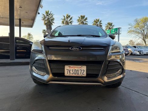 Used 2015 Ford Escape SE image 4