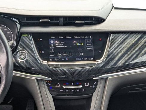 Used 2024 Cadillac XT6 Premium Luxury AWD/4WD image 18