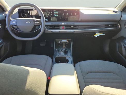 Used 2025 Kia K4 EX image 8