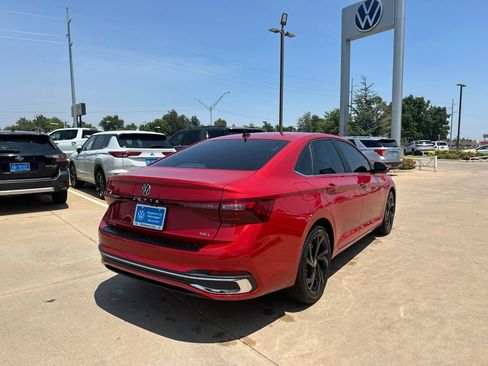 Used 2026 Volkswagen Jetta SEL FWD image 5