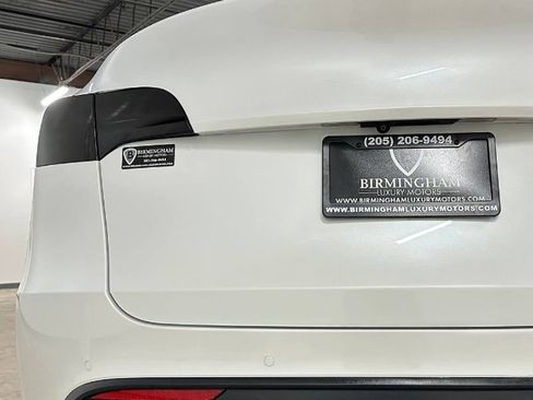 Used 2021 Tesla Model Y Long Range image 16