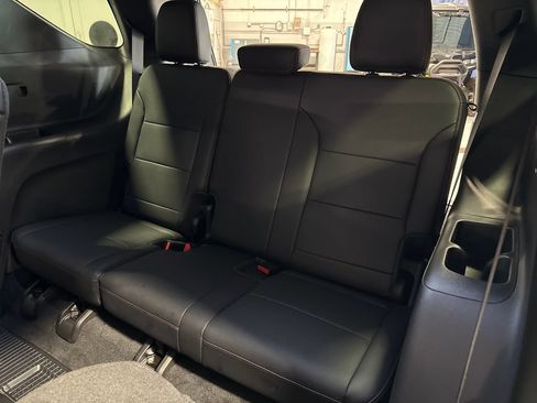 Used 2024 Chevrolet Traverse Z71 w/ LPO, Floor Liner Package AWD/4WD image 43