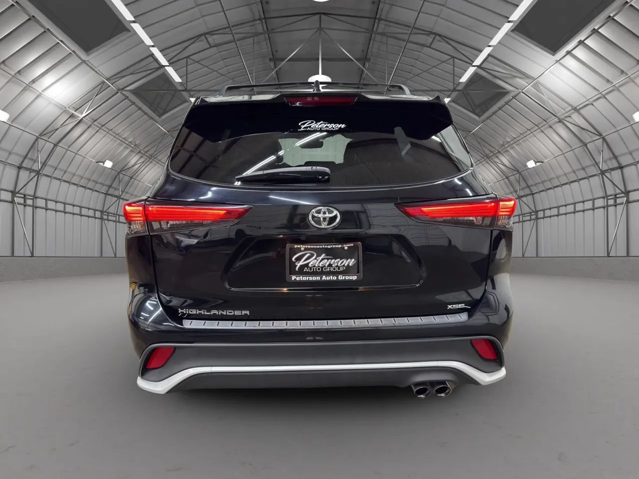 Used 2023 Toyota Highlander XSE FWD image 4