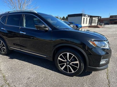 Used 2020 Nissan Rogue SL image 3