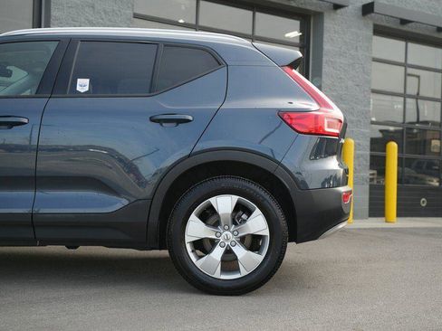 Used 2021 Volvo XC40 T5 Momentum w/ Premium Package image 31