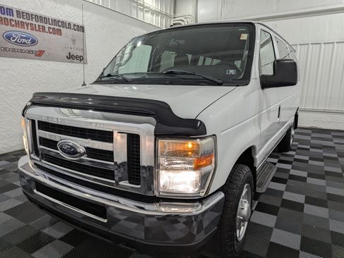 Used 2010 Ford E-350 and Econoline 350 XL RWD image 3