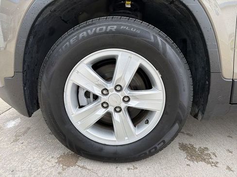 Used 2022 Chevrolet Trax LT w/ Driver Confidence Package AWD/4WD image 12